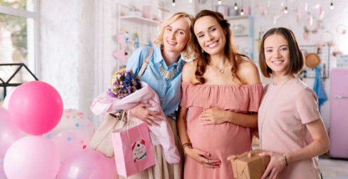Comment choisir un coffret de naissance à offrir à une maman ?