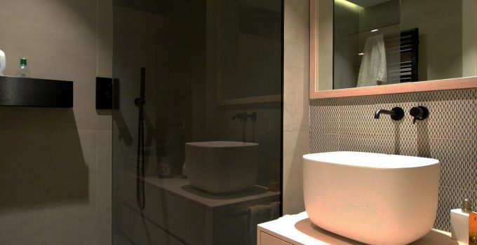 Transformez votre salle de bain avec un rideau de douche « tête de mort »